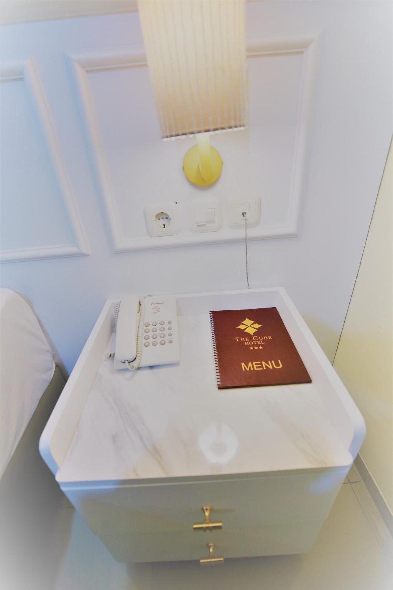 The Cube Hotel Malioboro, Azana Hotels Collection Yogyakarta Ngoại thất bức ảnh