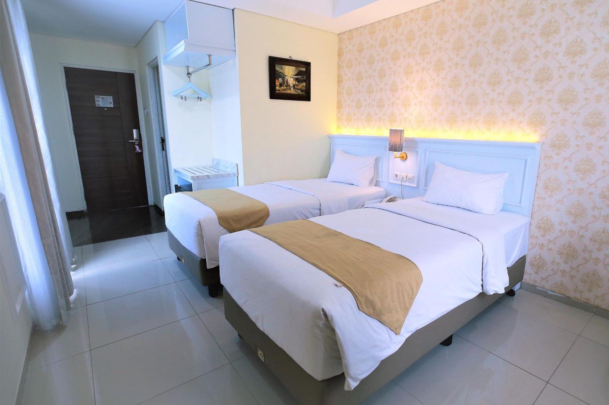 The Cube Hotel Malioboro, Azana Hotels Collection Yogyakarta Ngoại thất bức ảnh