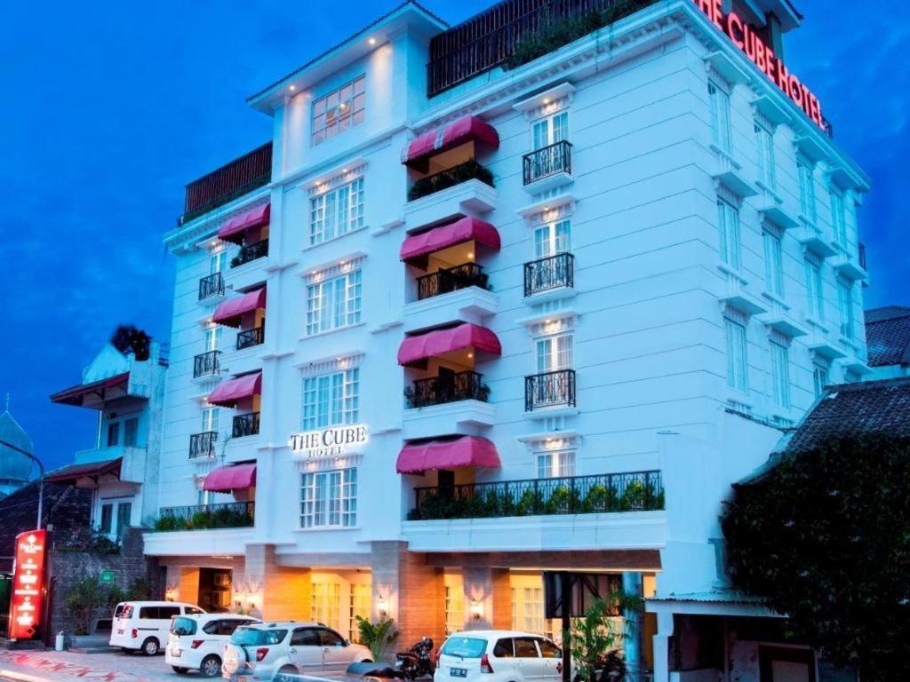 The Cube Hotel Malioboro, Azana Hotels Collection Yogyakarta Ngoại thất bức ảnh