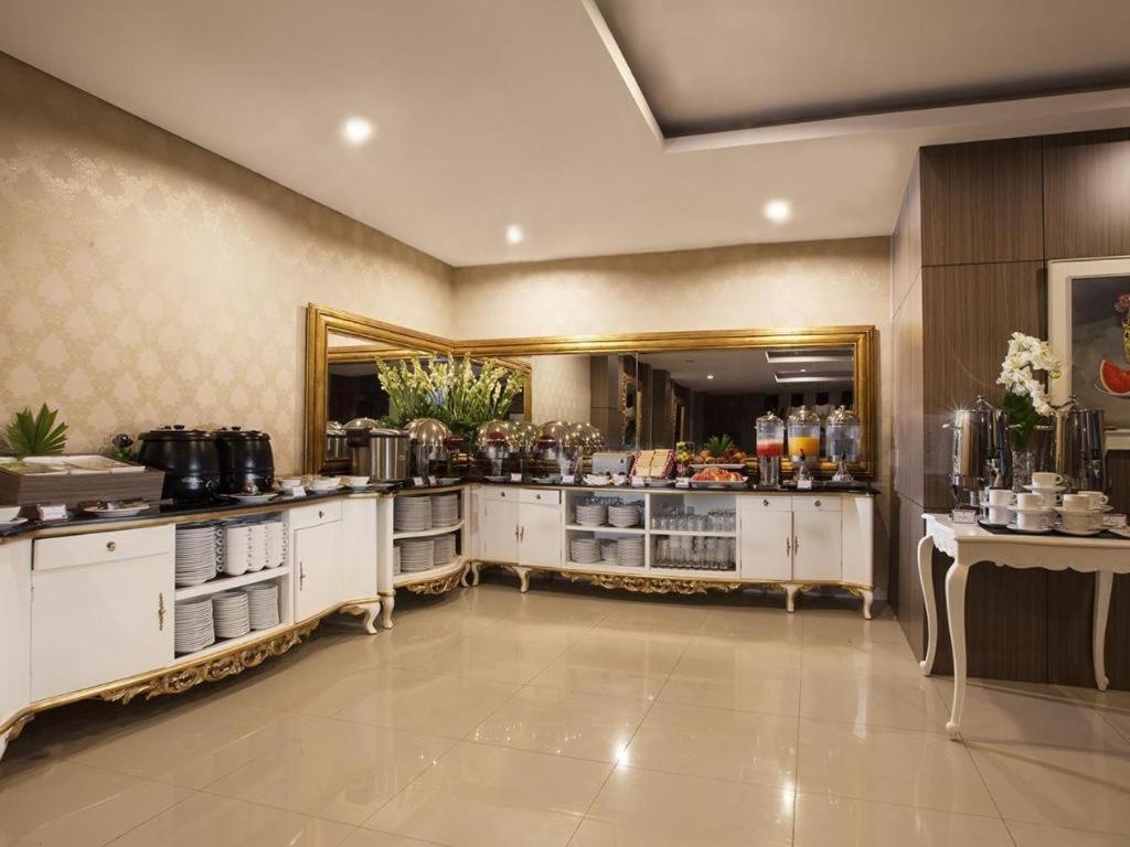 The Cube Hotel Malioboro, Azana Hotels Collection Yogyakarta Ngoại thất bức ảnh